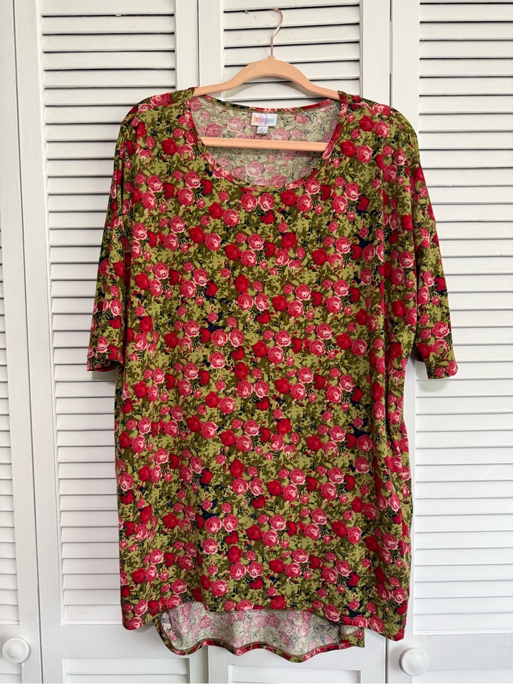 LuLaRoe Floral Rose Top Large Olive Green Pink Red Boho